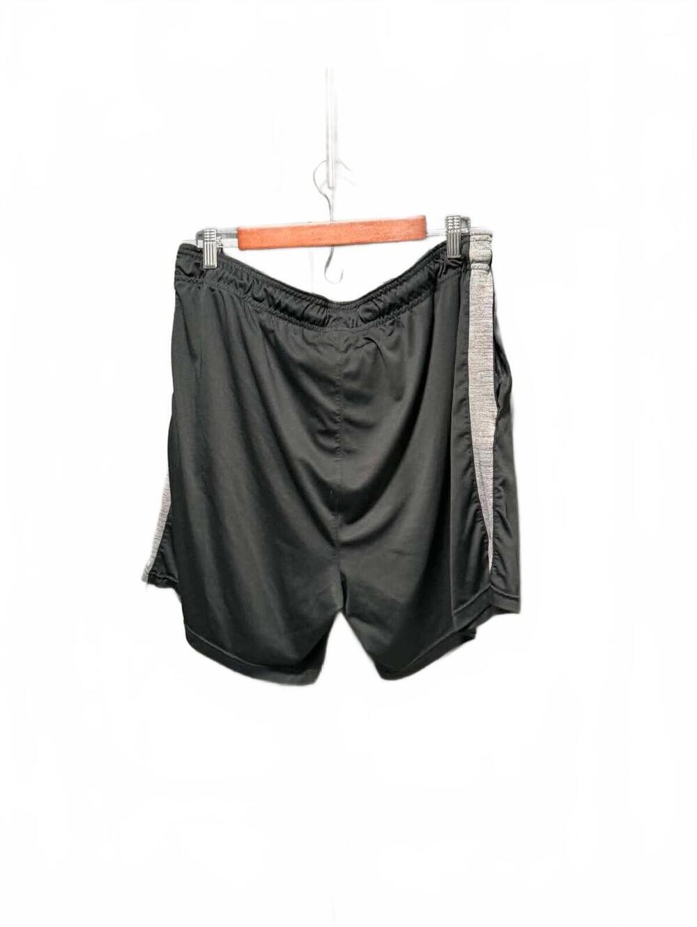 Reebok Men's Athletic Shorts XXL Black with Gray Side Panels